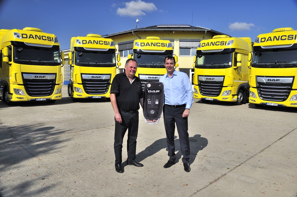 Dancsi es Tarsa Hungarotruck Szentpali-Gavaller Petertol Dancsi Istvan
