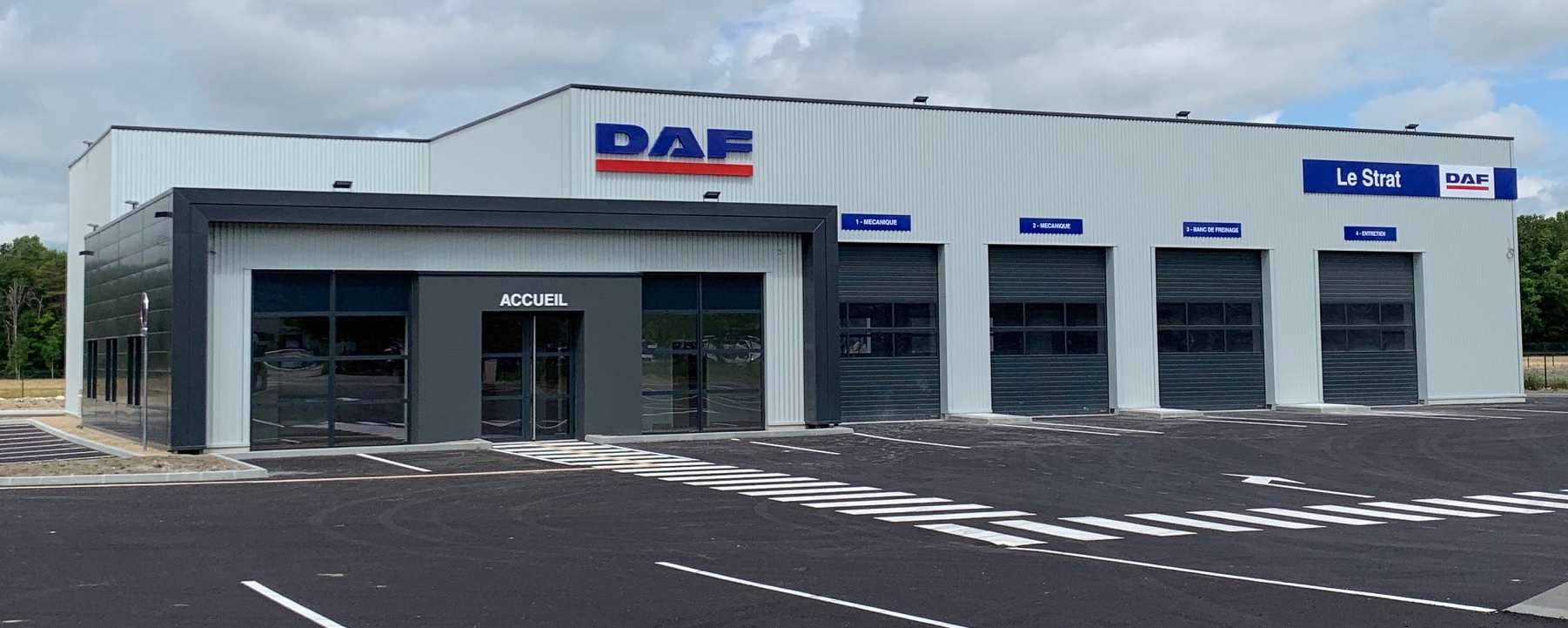 DAF Dealer Le Strat Montargis France